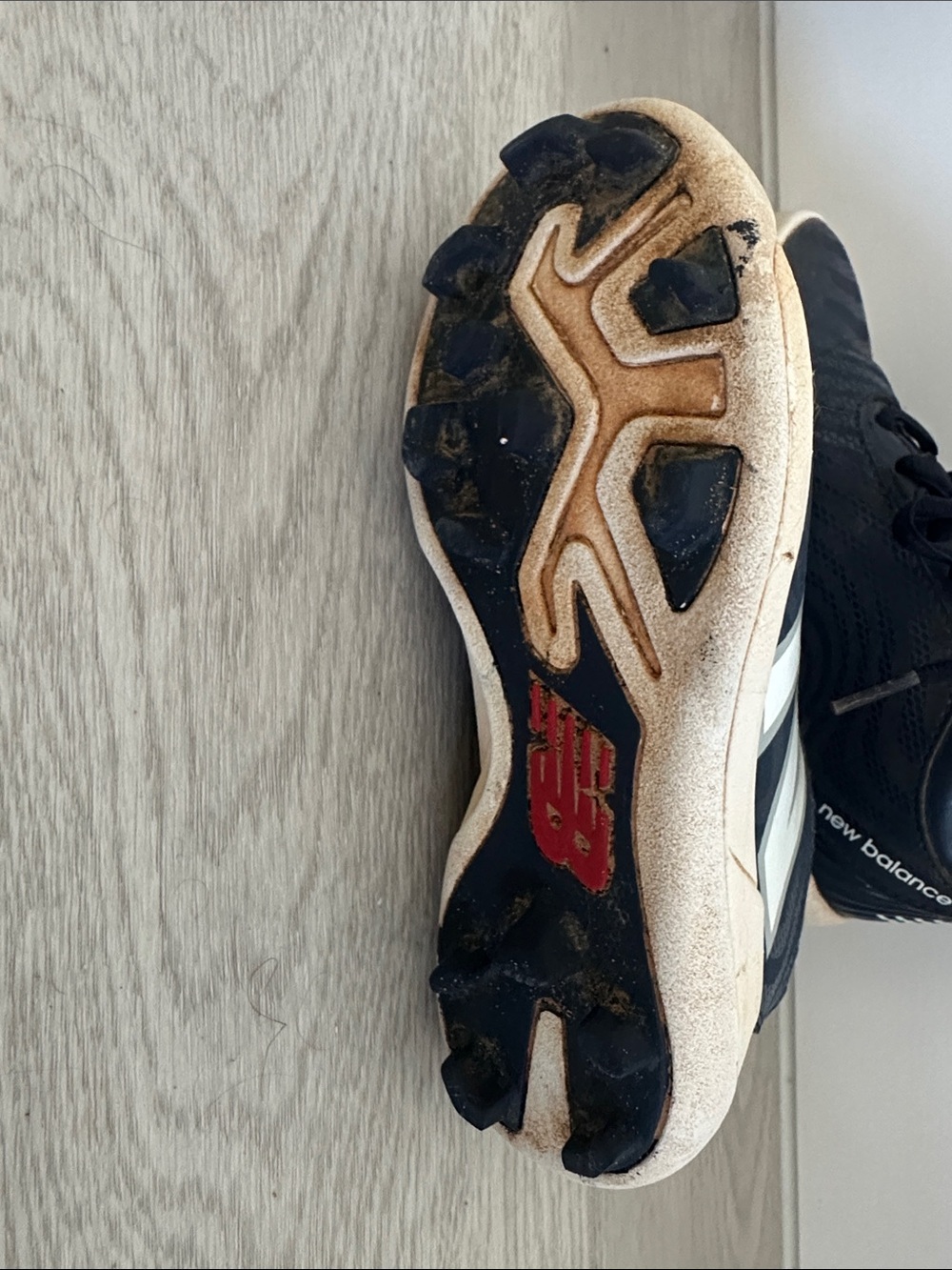 New Balance Navy Baseball Cleats with White Detail - Kids - Picture 4 of 4